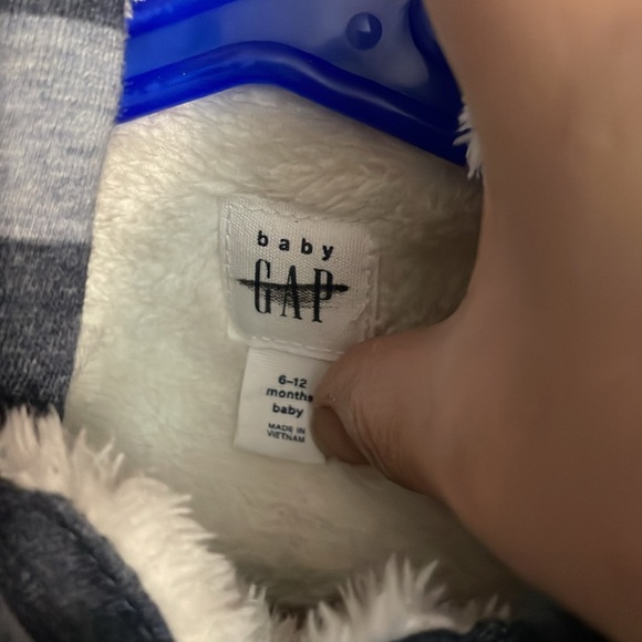 GAP - Picture 3 of 9